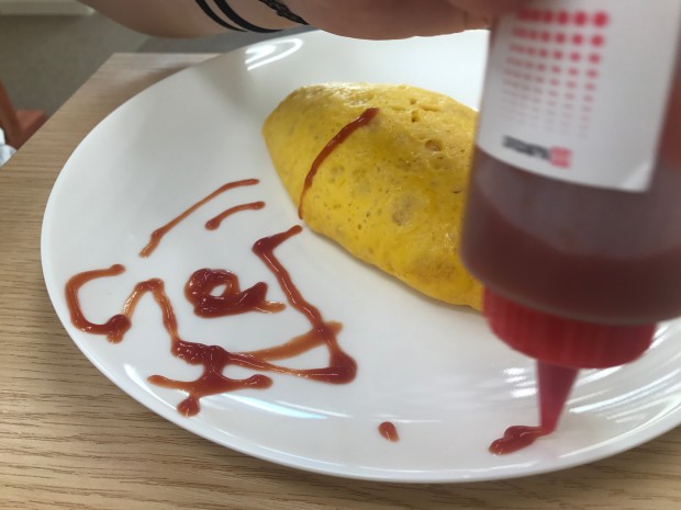 メイドカフェ　アマリリスのオムライス